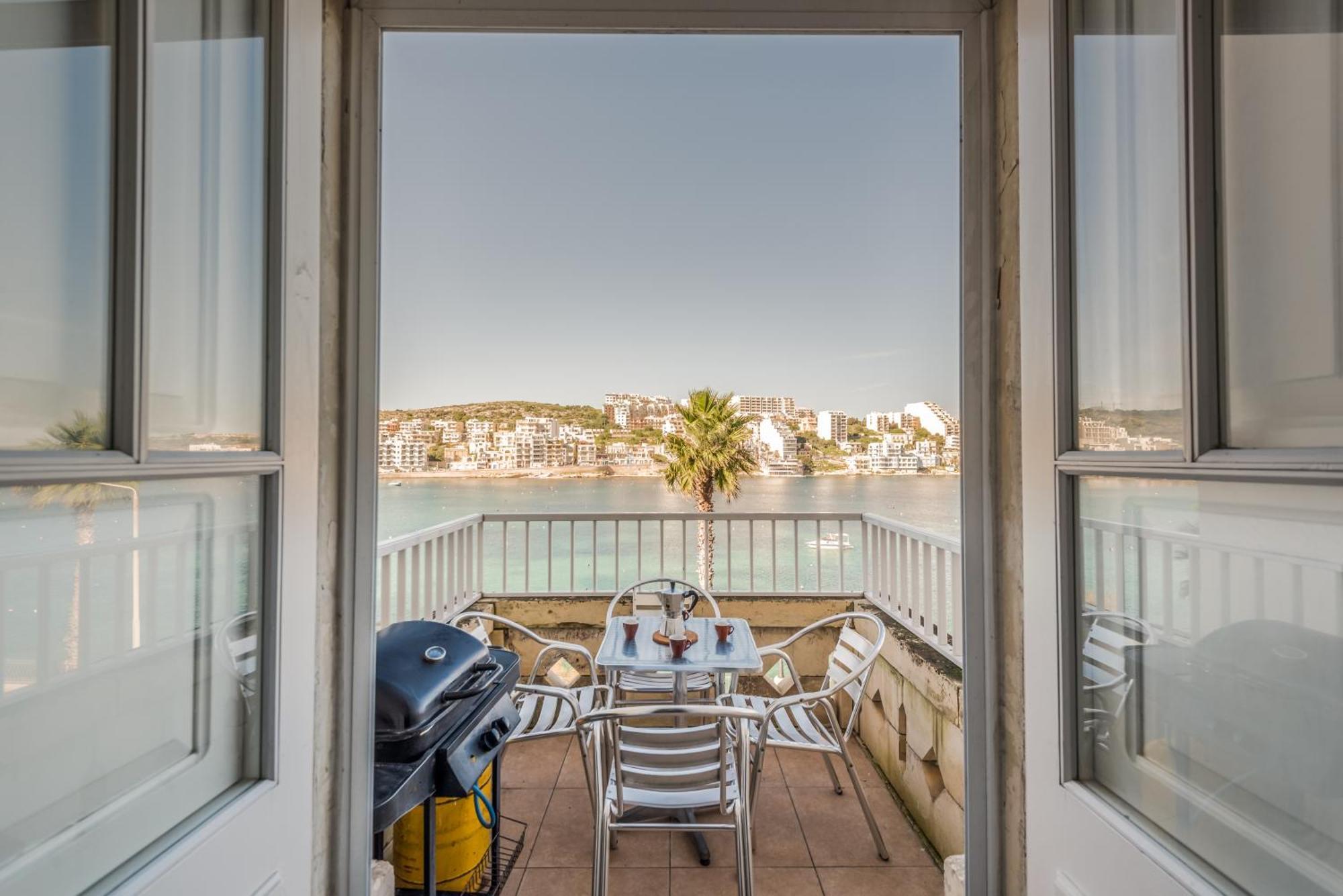 Blue Harbour 2 Bedroom Seafront Apartments With Stunning Seaviews - By Getawaysmalta St. Paul's Bay Bagian luar foto