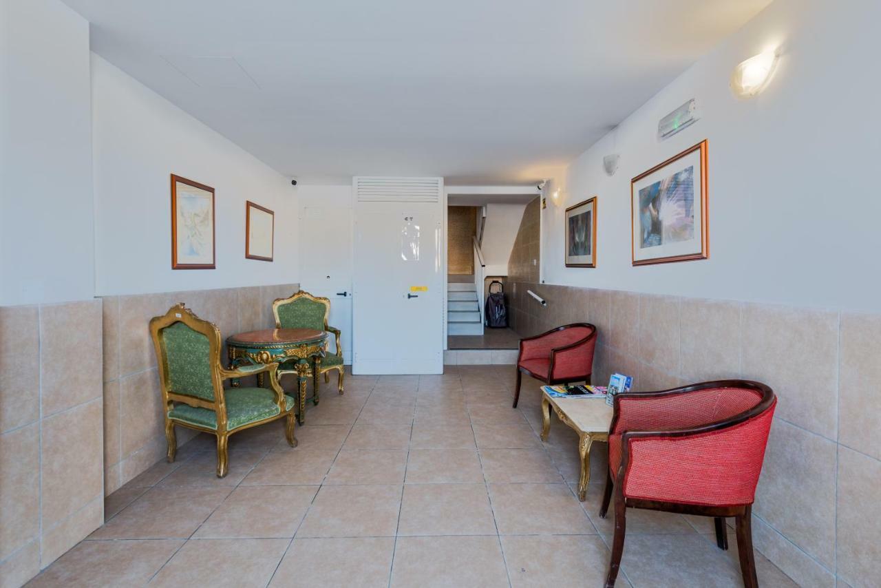 Blue Harbour 2 Bedroom Seafront Apartments With Stunning Seaviews - By Getawaysmalta St. Paul's Bay Bagian luar foto